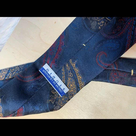 Oscar De La Renta Mens Tie Navy Paisley Print EUC - Picture 6 of 11